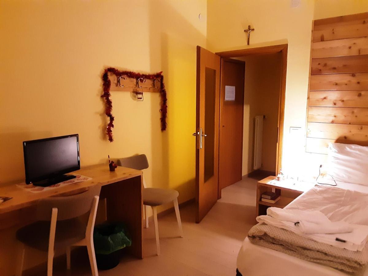 B&B Anna Rovere della Luna Екстер'єр фото