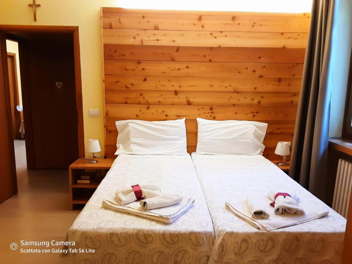 B&B Anna Rovere della Luna Екстер'єр фото