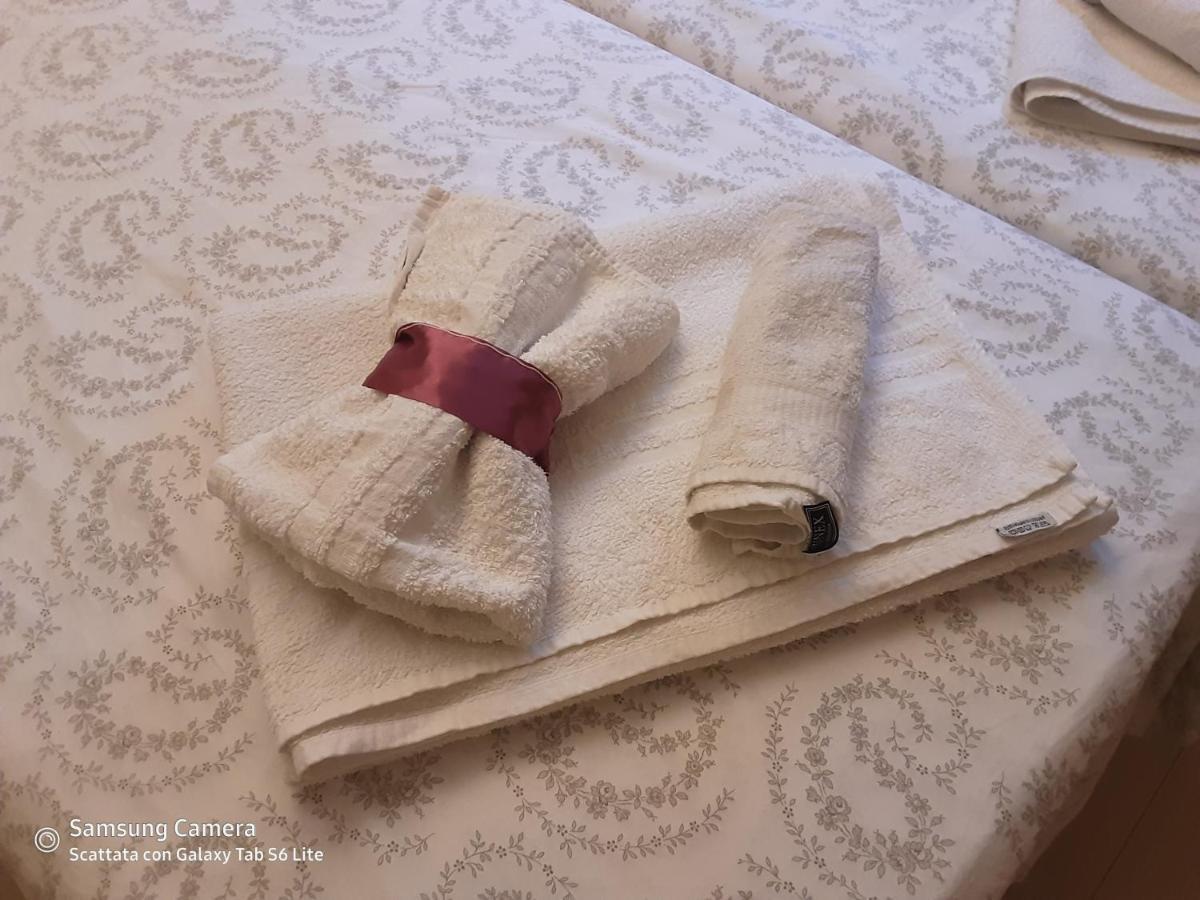 B&B Anna Rovere della Luna Екстер'єр фото